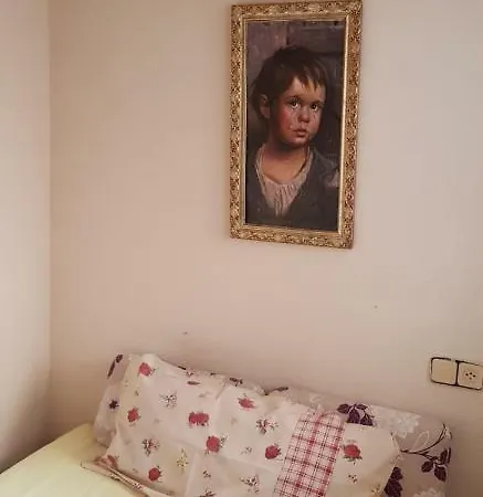 Small And Beautiful Apartment *